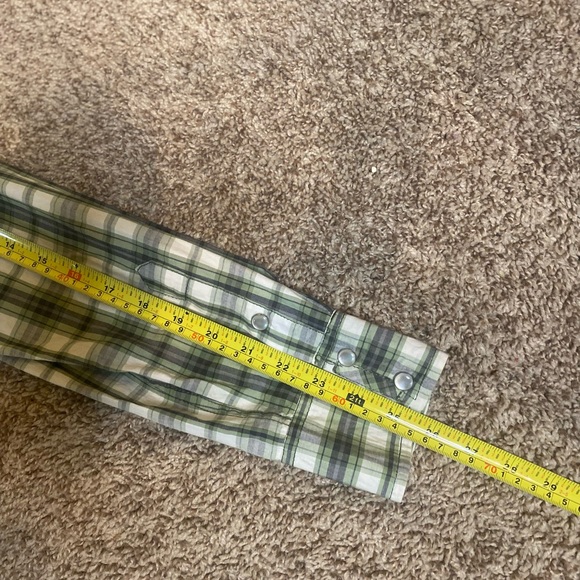 Guess long sleeved snap button down plaid shirt 2/15$ - Picture 11 of 16